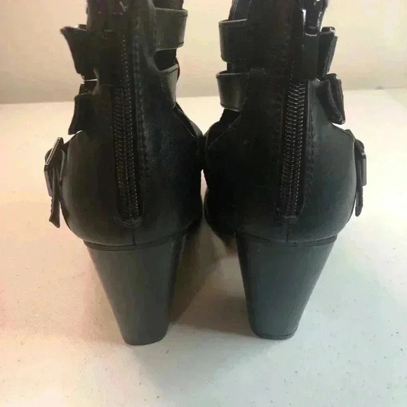 Restricted Womens Sz 7.5 Black Ankle Bootie Triple Buckles zip back - Picture 5 of 7